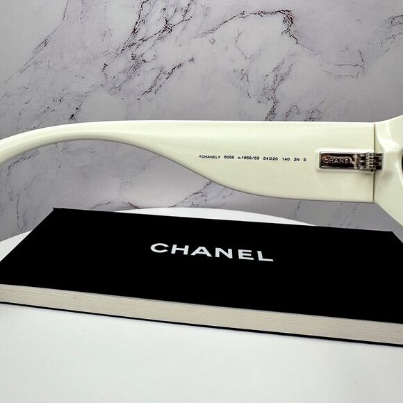 New CHANEL Sunglasses - Picture 8 of 16